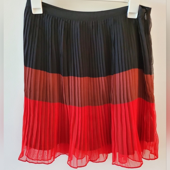FRENCH CONNECTION PLEATED SKIRT 6 - Picture 1 of 2